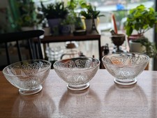 3 bols Art Déco au décor extrême orientaliste / japonisant en verre