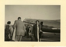 PHOTO ANCIENNE - VINTAGE SNAPSHOT - AVION SWISS AIR LINE EMBARQUEMENT - PLANE