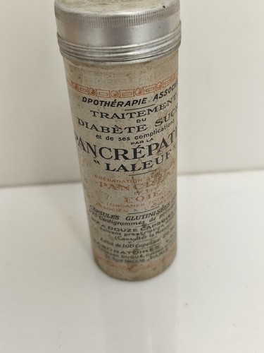 Ancienne boîte publicitaire