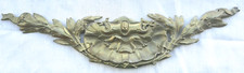 Joli fronton en bronze décor