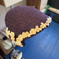 Bibi ancien bordé de fleurs 