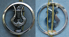 INSIGNE DE BÉRET, MUSIQUE