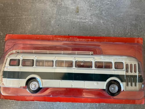 Autobus autocars du - /,
