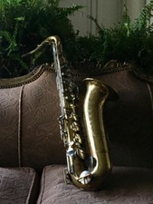 Buescher 400 Tenor Saxophone