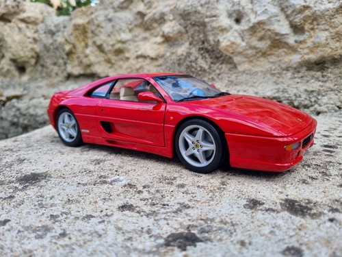 Ferrari 355 coupé rouge - 355,