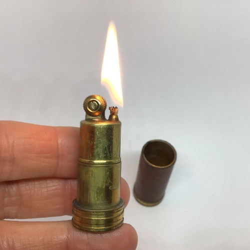 Briquet ancien essence