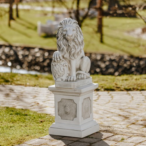 Lion avec panneau sur socle - , en