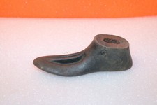 Ancien pied enclume forme de chaussure de cordonnier en fonte , Presse papier