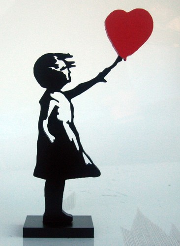 Sculpture fille coeur - coeur, ballon