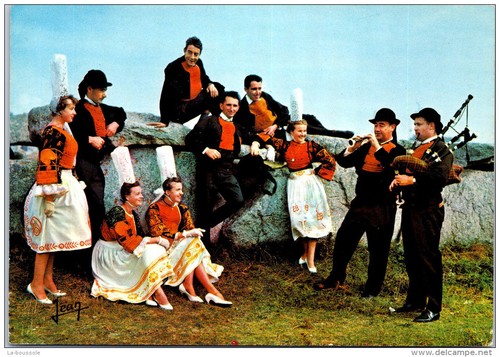 Coiffes et costumes - 29,