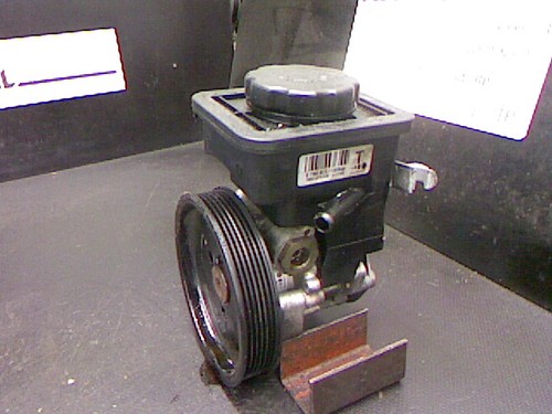 Pompe direction assistée m - de,