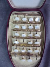 10 PAIRES DE BOUTONS DE