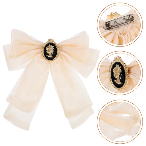 Femmes vêtements broche
