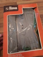 Lima 952 remise à locomotive