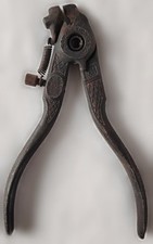 Ancienne Pince à avoyer Acier