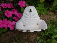 PORTE SAVON ANCIEN EN TÔLE ÉMAILLÉE - BORD FESTONNÉ - À POSER OU À SUSPENDRE