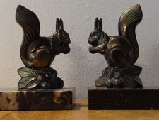 Belle Paire de Serre Livres Ecureuils Art Déco en Régule Signés Tedo