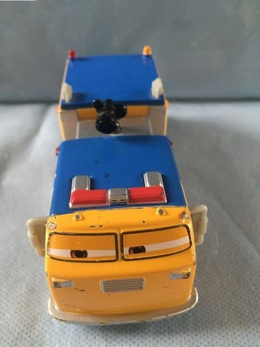 Petit camion jaune toit - jaune,