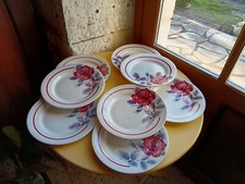 8 assiettes à dessert en faïence Digoin Sarreguemines rose rouge Modèle Lucette