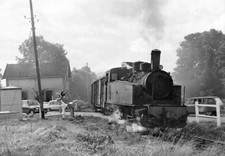 1967 Passage à niveau entre Gouarec et CAUREL Train passe Véhicules automobiles