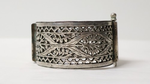 Ancien modèle rare - , bracelet