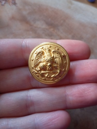 Ancien bouton doré - bouton,