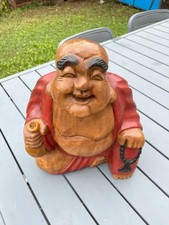 Statue Bouddha rieur en bois massif – Rouge, symbole d’abondance et de joie – 33