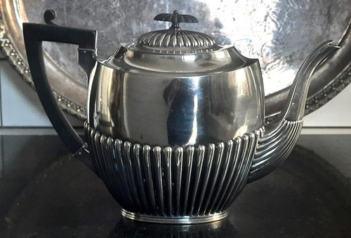 Grande théière ancienne - théière,