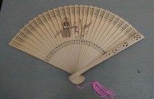EVENTAIL CHINOIS EN BOIS DE