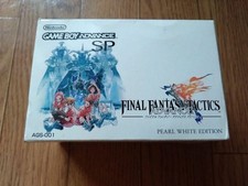 Game Boy Advance SP Pearl White avec Final Fantasy Tactics Advance AGS-PWBFX JP