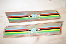 Paire d’autocollants