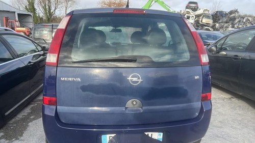 Malle hayon arriere - malle/hayon, opel