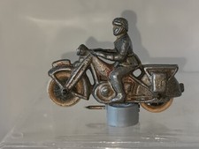 Aludo Quiralu Salza Motard en aluminium vers 1950 France -  9,5 x 6cm