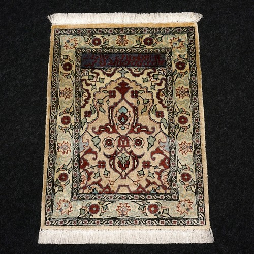 Tapis soie hereke - en, 55