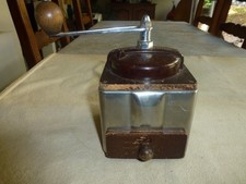 MOULIN A CAFE PEUGEOT CORPS INOX ET BAKELITE