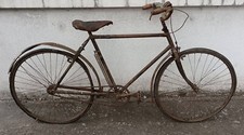 * tres ancien vélo  a gros moyeux peut etre RAVAT   1910 en état d'origine rare