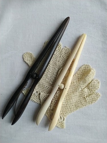 Pinces gants anciennes - à,