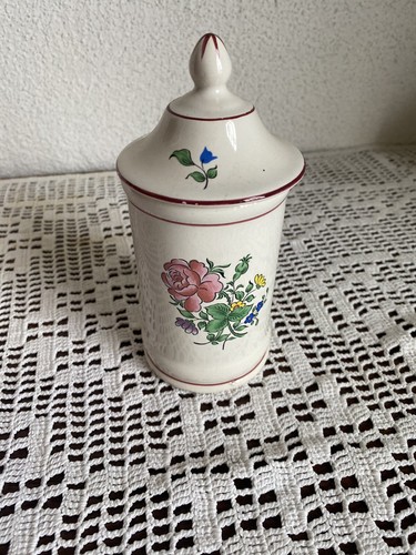 Joli pot avec - avec, couvercle