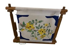 ANCIEN PORTE CANEVAS AVEC DEUX