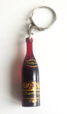 Ancien PORTE CLE Bouteille Vin