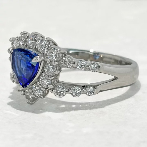 Bague halo saphir royal - en,
