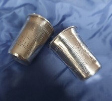 Rare paire de petits gobelets