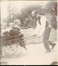 France, Chaumontel, Enfants dans une brouette, 1895, Vintage citrate print Vinta