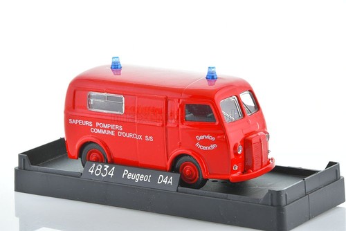 Peugeot d4a fire solido - 1/43,