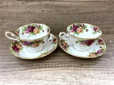Paire de tasses et soucoupes