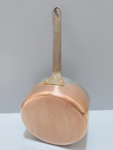 Belle ancienne casserole en - -,