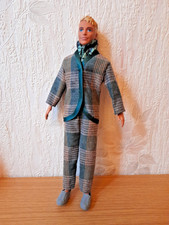 Costume en lainage à carreaux pour poupée Ken