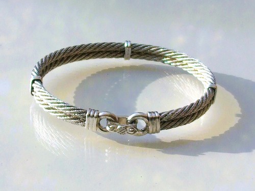 Beau bracelet avec câbles - beau,