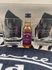 jack daniels - 1 mignonnette + 2 verres blackberry -sur verre - J D