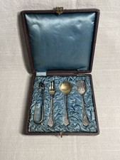 Superbe service à mignardises